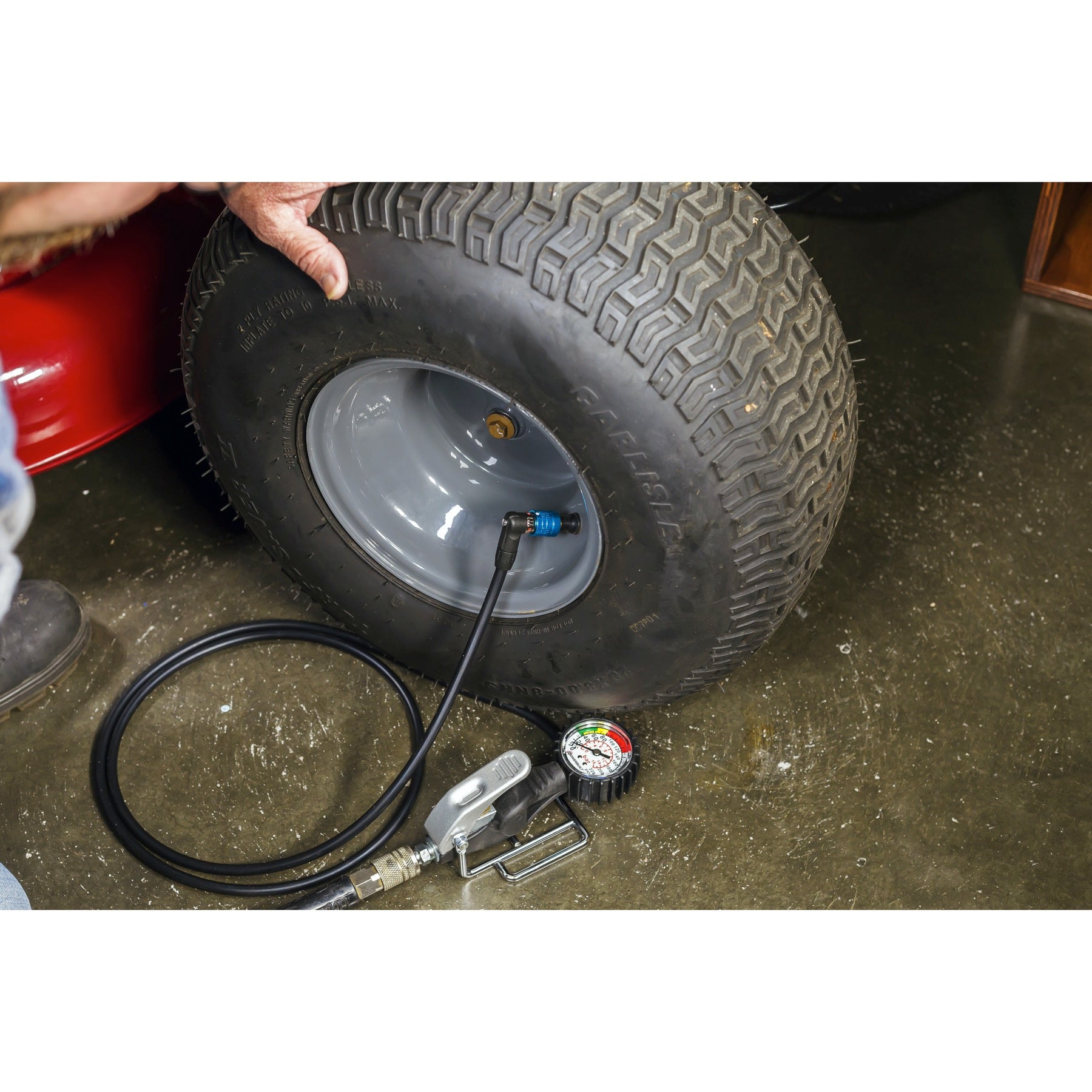 Tire Inflator with Gauge